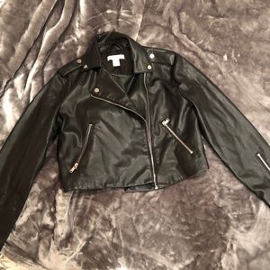 Cropped leather jacket